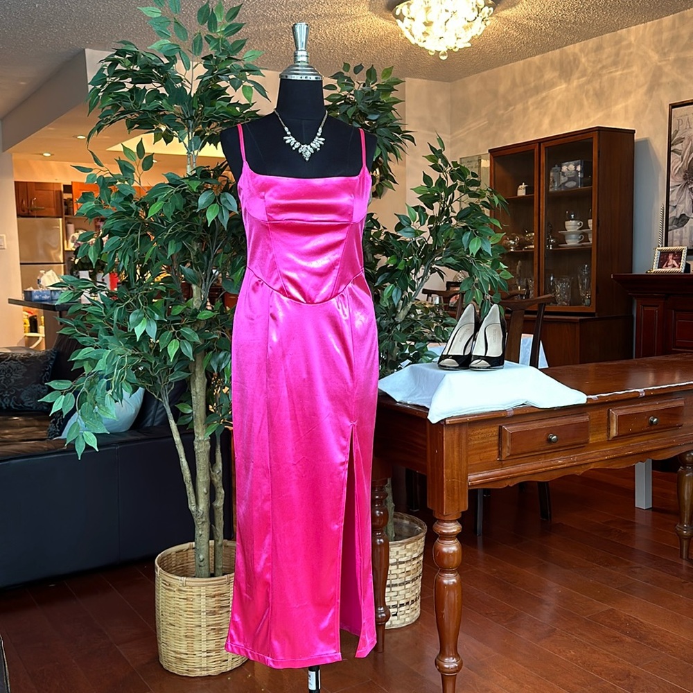 Barbie Pink Satin Size Large Bella Barnett Maxi Dress with Slit